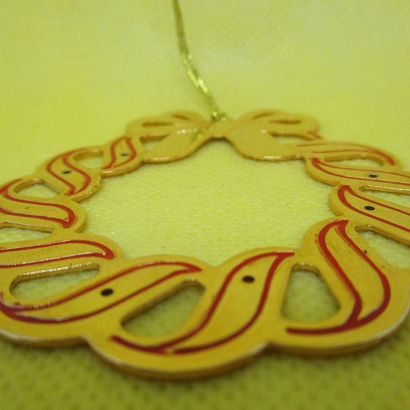 Gold Tone Enamel Christmas Ornament With 3 Pair Pierced Earring Openwork Wreath - Picture 9 of 10